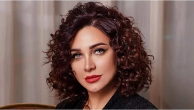 سلاف فواخرجي خارج نقابة الفنانين السوريين