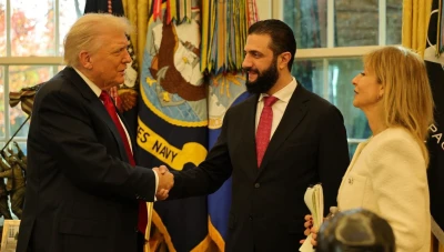 ترامب يصف لقائه بالشرع بـ"الشرف الكبير" ويؤكد أهمية سوريا المستقرة للمنطقة