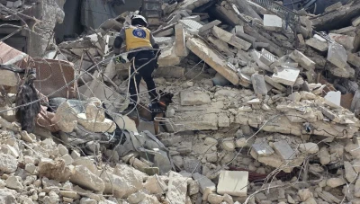 حلب: انهيار بناء سكني والعمل على إنقاذ العالقين تحت الأنقاض