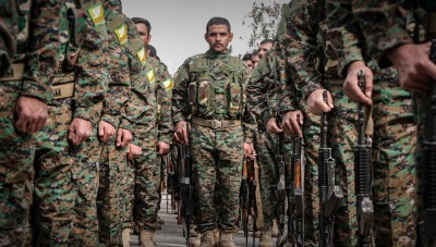 الرقة.. قيادي بـ "بي كا كا" يطلق النار على مجندين عرب تأخروا عن التدريب ويصيب ثلاثة