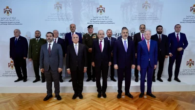 دعوات إلى سوريا لبحث رسائل تطمئن دول الجوار بعدم التدخل بشؤونها