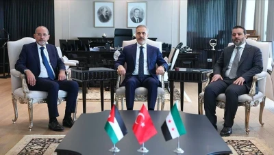 تركيا: وزراء خارجية 3 دول يطالبون إسرائيل بوقف هجماتها على سوريا