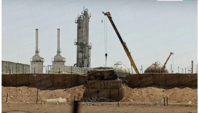 دير الزور: "ب ي د" تنهب حقل كونيكو بعد انسحاب القوات الأمريكية