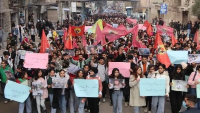 شبيبة "ب ي د" تتظاهر ضد الحكومة السورية في حلب