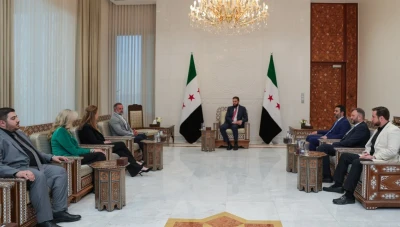 دمشق: الشرع يلتقي عضو الكونغرس الأمريكي في قصر الشعب