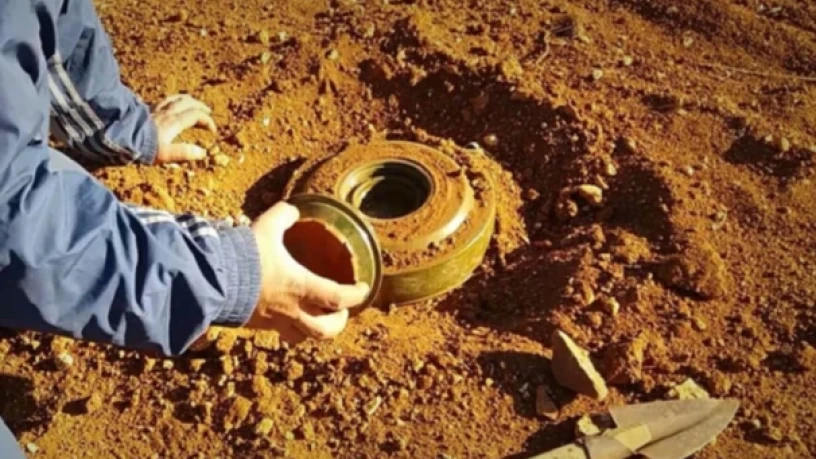 مقتل ثلاثة...