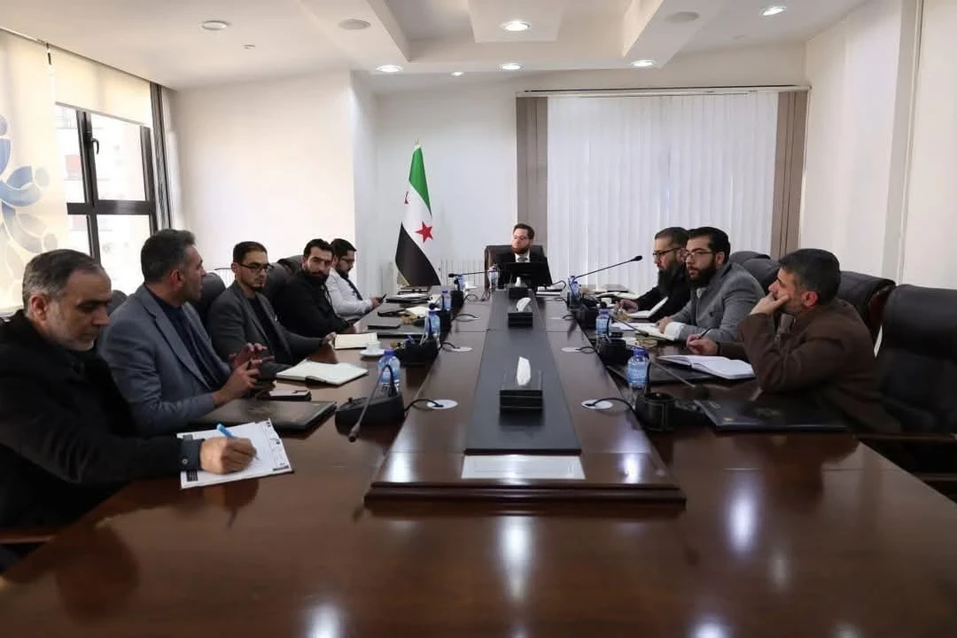 الحكومة السورية تبدأ إعادة المفصولين بسبب مشاركتهم بالثورة إلى وظائفهم