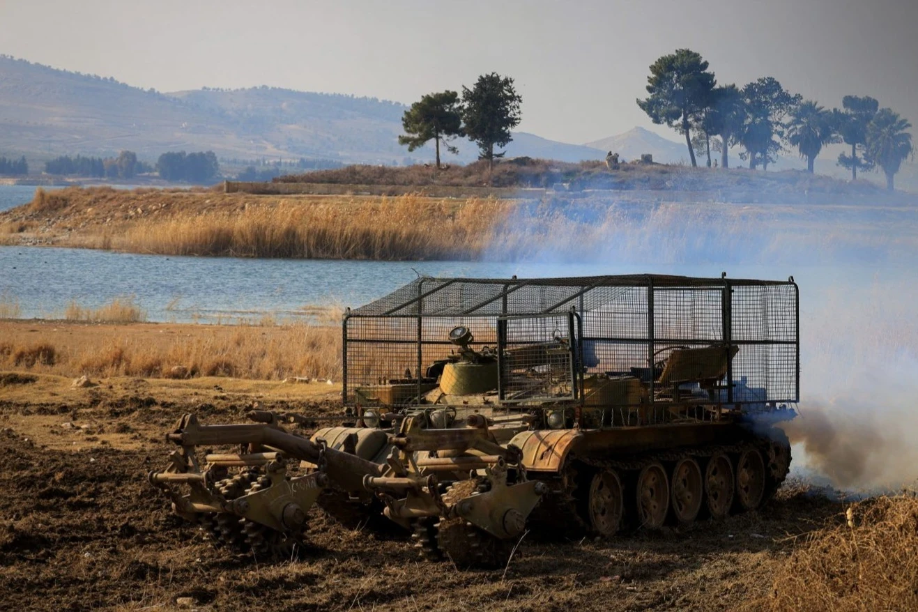 كتائب الهندسة تفكّك ألغام "قسد" على أطراف جسر قره قوزاق بريف حلب