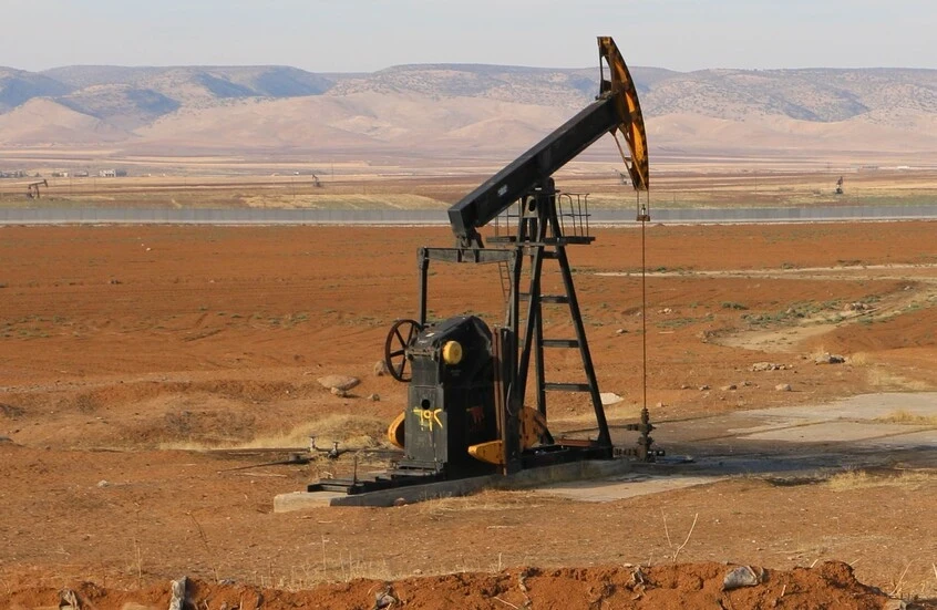 دير الزور: "السورية للبترول" تنفذ مشروعاً جديداً لزيادة إنتاج النفط
