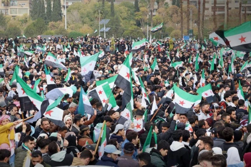 لندن تؤكّد دعمها لسوريا في الذكرى الخامسة عشرة للثورة السورية