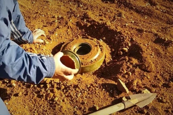 مقتل ثلاثة مدنيين بانفجار لغم أرضي بريف الحسكة