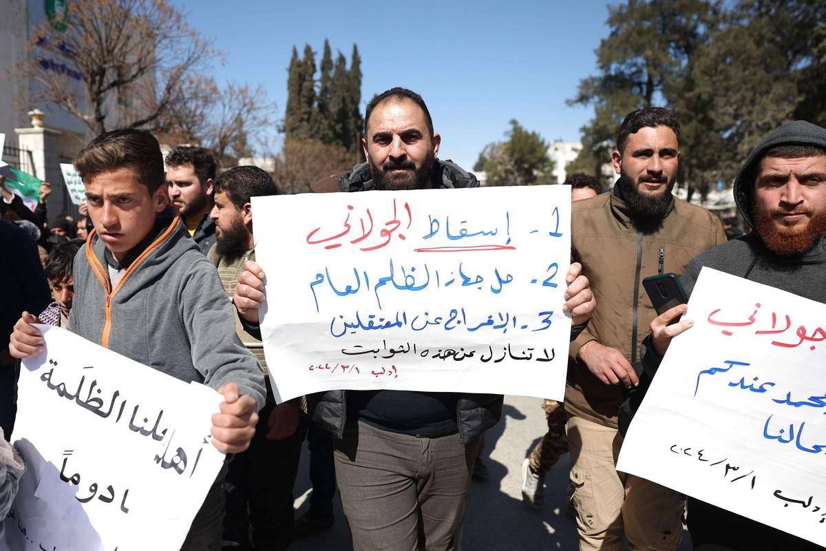 سوريون يتحدثون عن التـ.ـعذيب في سجون تـ.ـحرير الشام