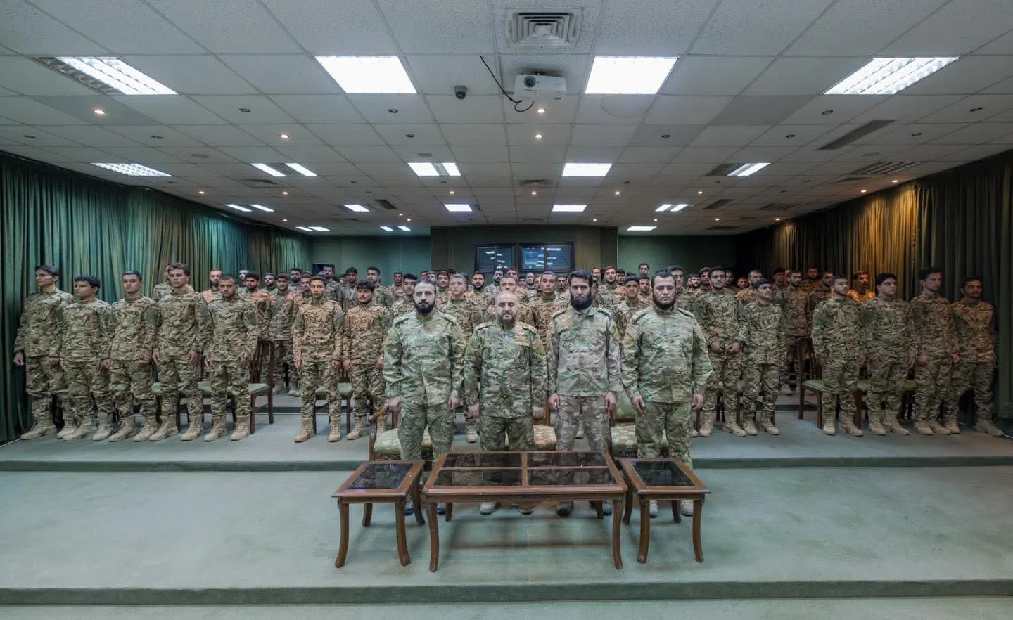 وزارة الدفاع: استقبال طلبات عودة "صف الضباط" المنشقين تبدأ قريبًا