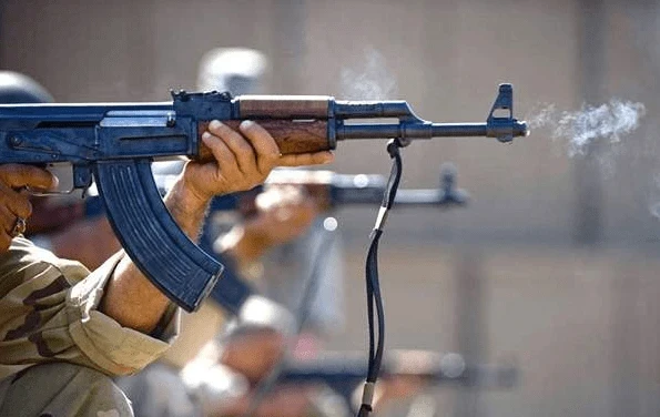 مقتل شخص وإصابة ستة آخرين باقتتال عشائري شرقي دير الزور