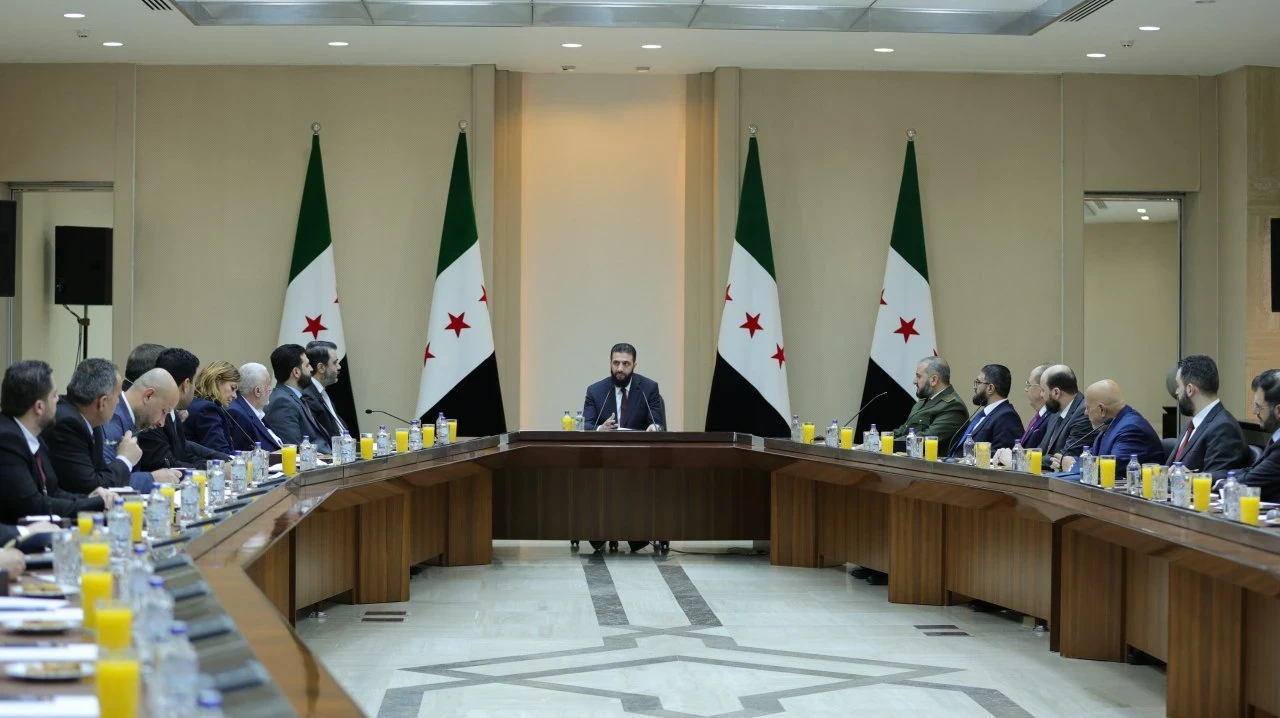 الرئيس السوري يترأس أول اجتماع للحكومة الجديدة