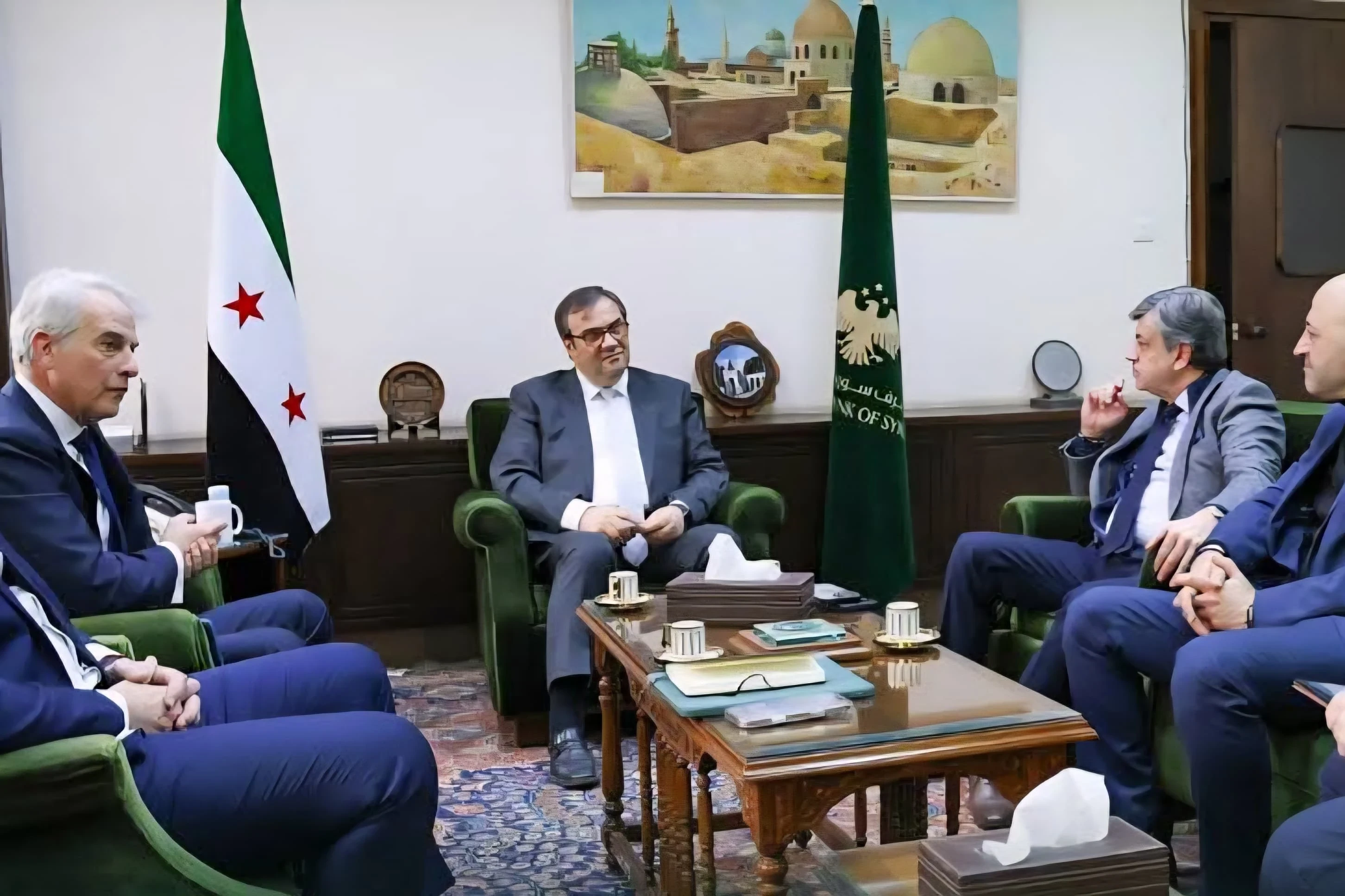 حاكم مصرف سوريا المركزي يبحث مع بنك "لازارد" تحديث المنظومة المصرفية