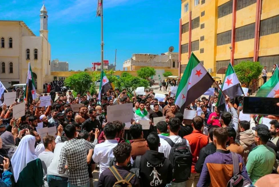 تخفيض القسط الجامعي..  طلاب "حلب الحرة" ينظمون وقفة احتجاجية