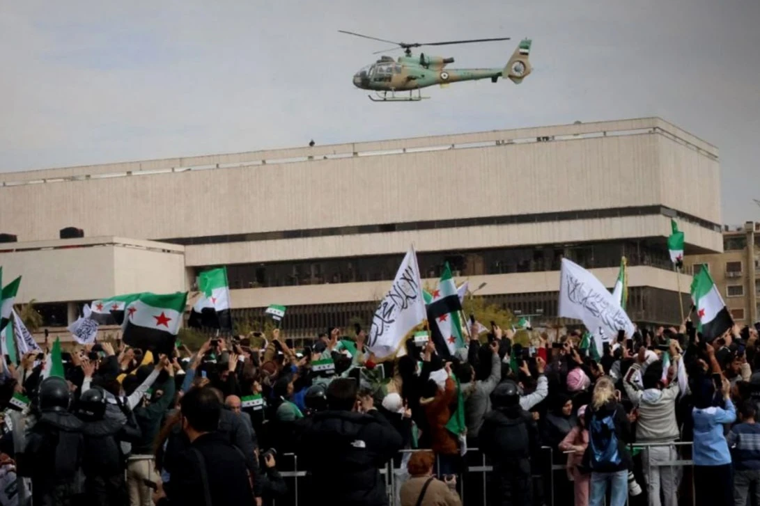 السوريون يحيون ذكرى تحرير سوريا..والمآذن ترفع التكبيرات