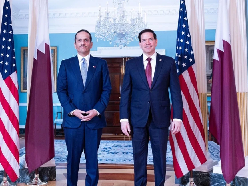 قطر تجدد دعوتها لرفع العقوبات عن سوريا خلال مباحثات في واشنطن