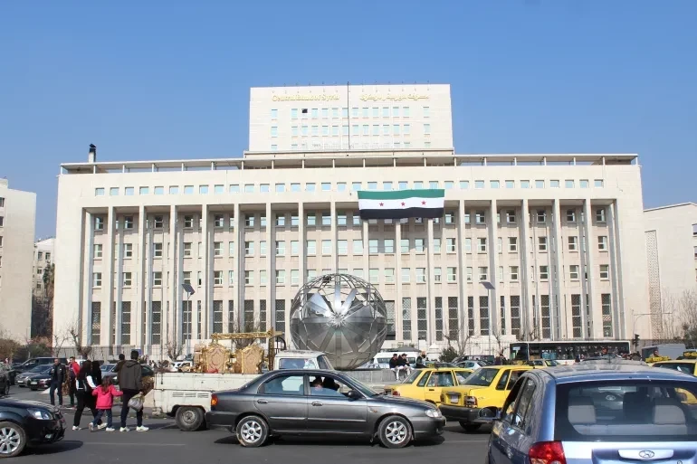 خبراء اقتصاديون: تطوير النظام المصرفي ضرورة للبدء بعملية إعادة الإعمار في سوريا