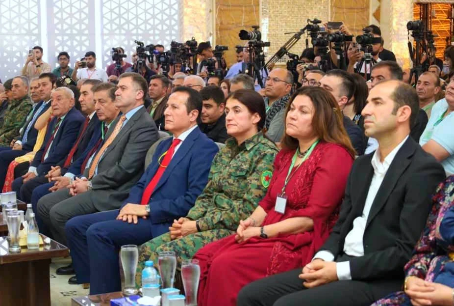 "ديمقراطية لا مركزية".. مؤتمر أكراد سوريا يطرح رؤيته