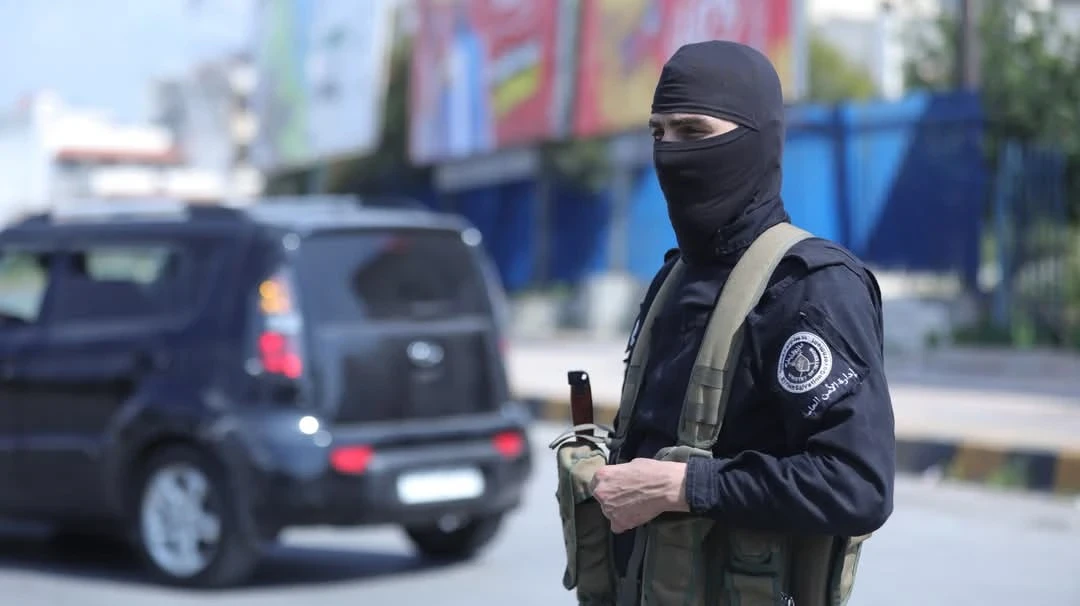دير الزور: الأمن العام يقبض على مرتكب جريمة الثأر