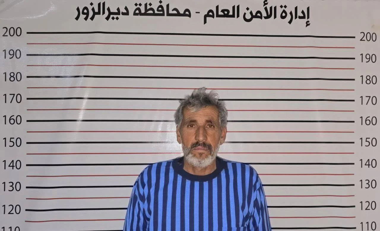 الأمن العام يعتقل متورطًا بالعديد من الجرائم في دير الزور