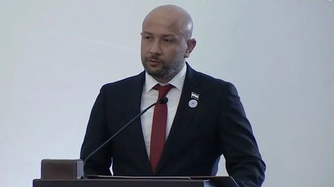 استقالة رائد الصالح من "الخوذ البيضاء" بعد تعيينه وزيرًا للكوارث والطوارئ في سوريا