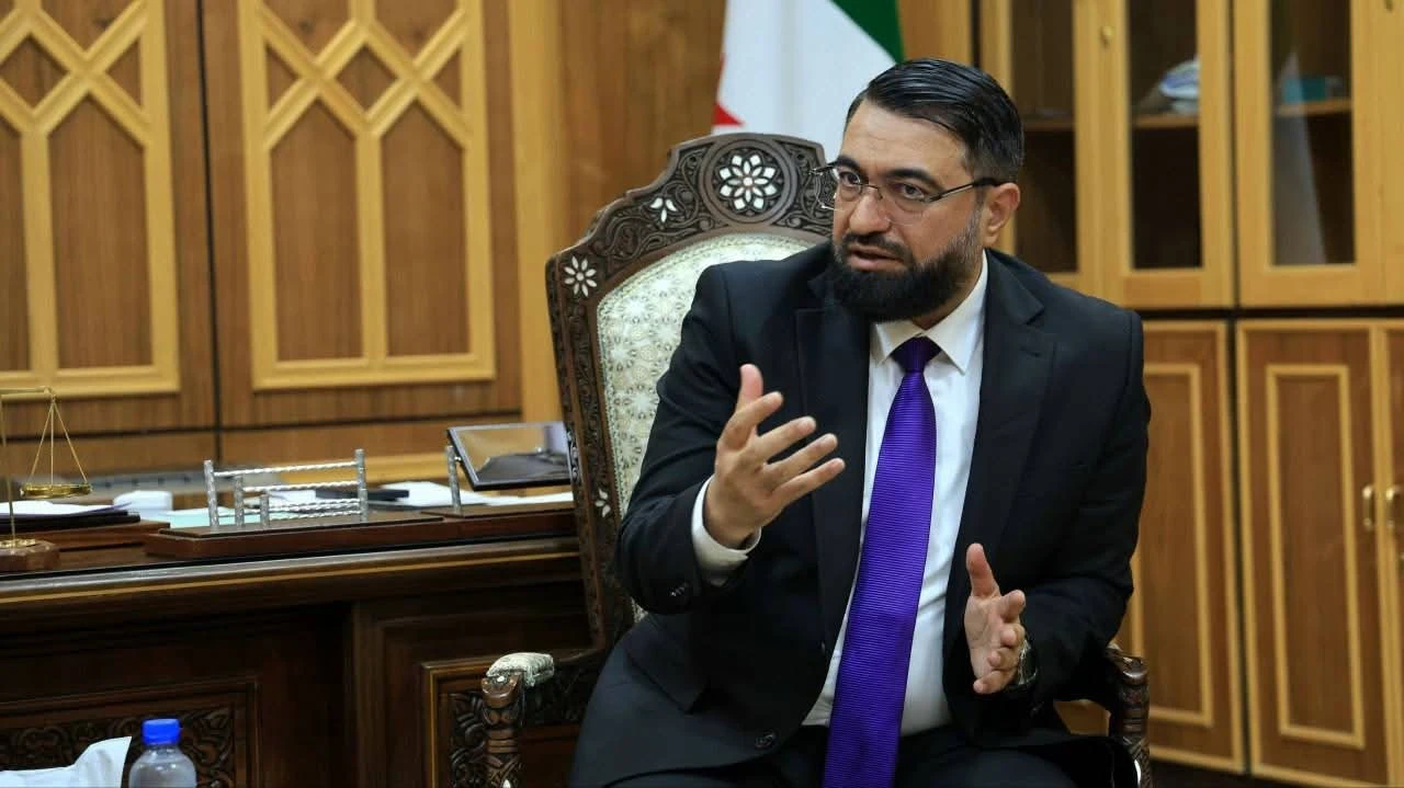 الحكومة السورية تلغي المحاكم الاستثنائية والالتزام بالعدالة الانتقالية