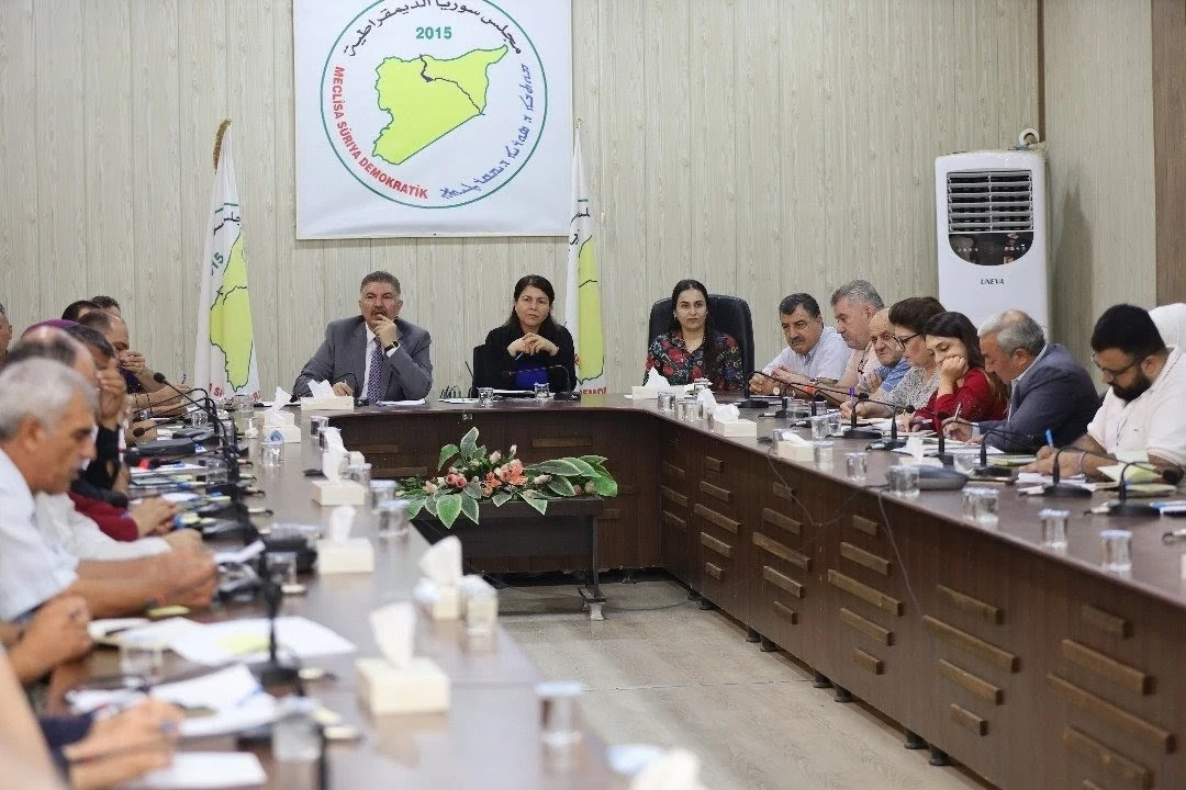 بعد مظاهرات ضد"قسد".. "مسد" يجهز مؤتمرًا لمعارضي الحكومة السورية في الرقة