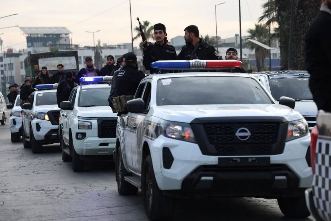 حملة أمنية في اللجاة بدرعا لضبط الخارجين عن القانون وجمع السلاح العشوائي