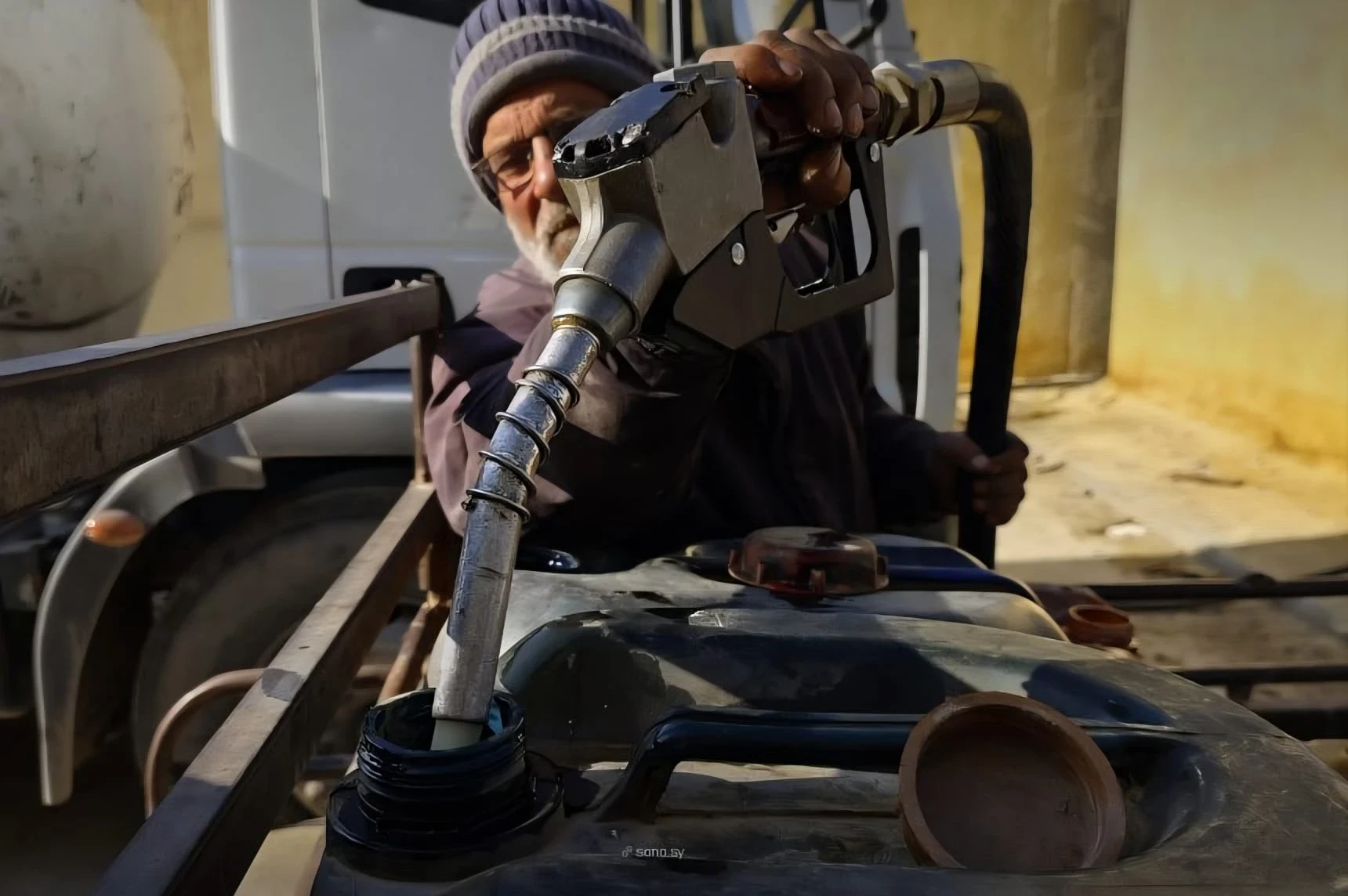 مديرية التربية في دير الزور تزود المدارس بالمازوت لتأمين التدفئة الشتوية