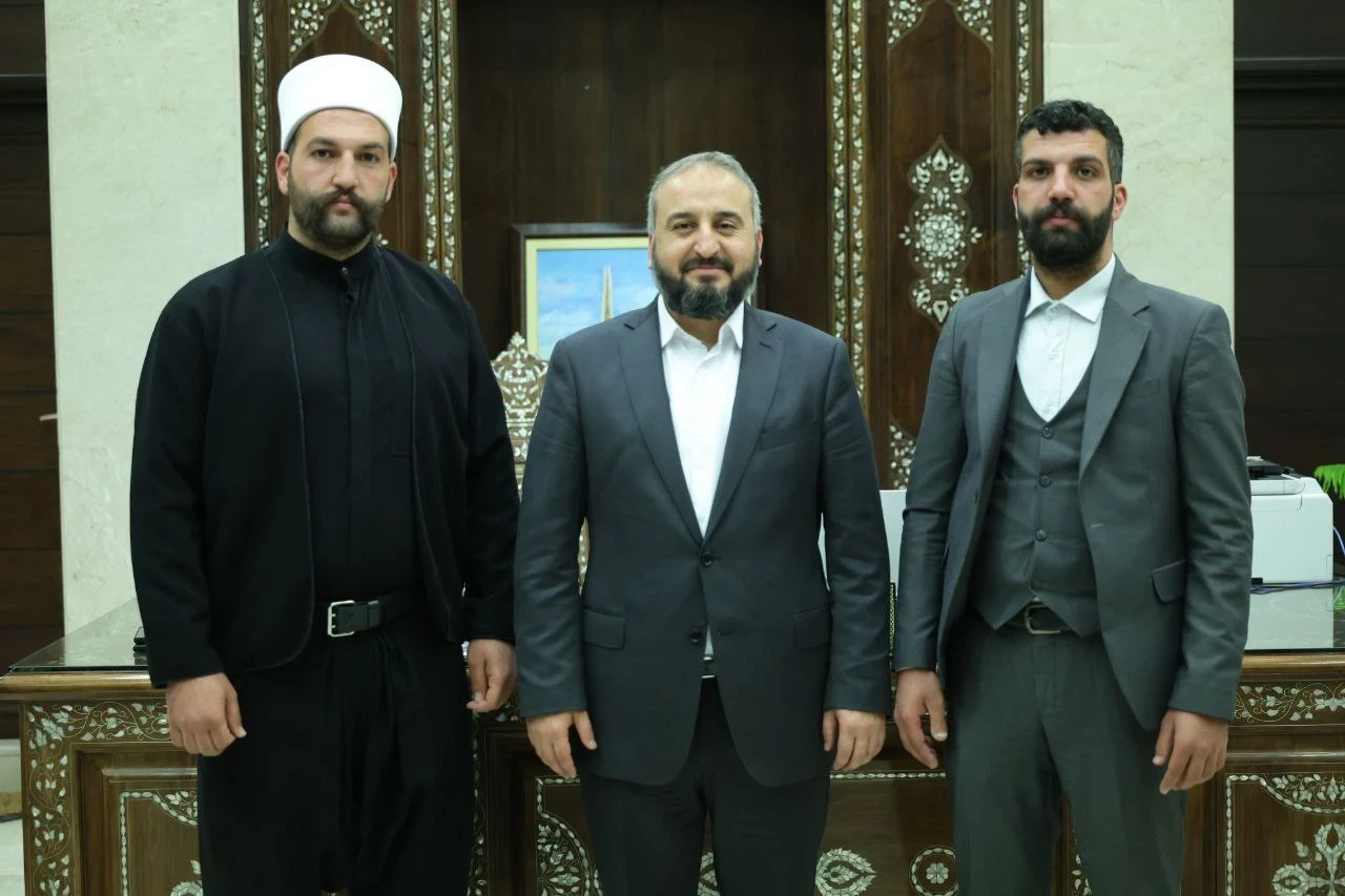 دمشق: وزير الدفاع يلتقي وفداً من حركة رجال الكرامة