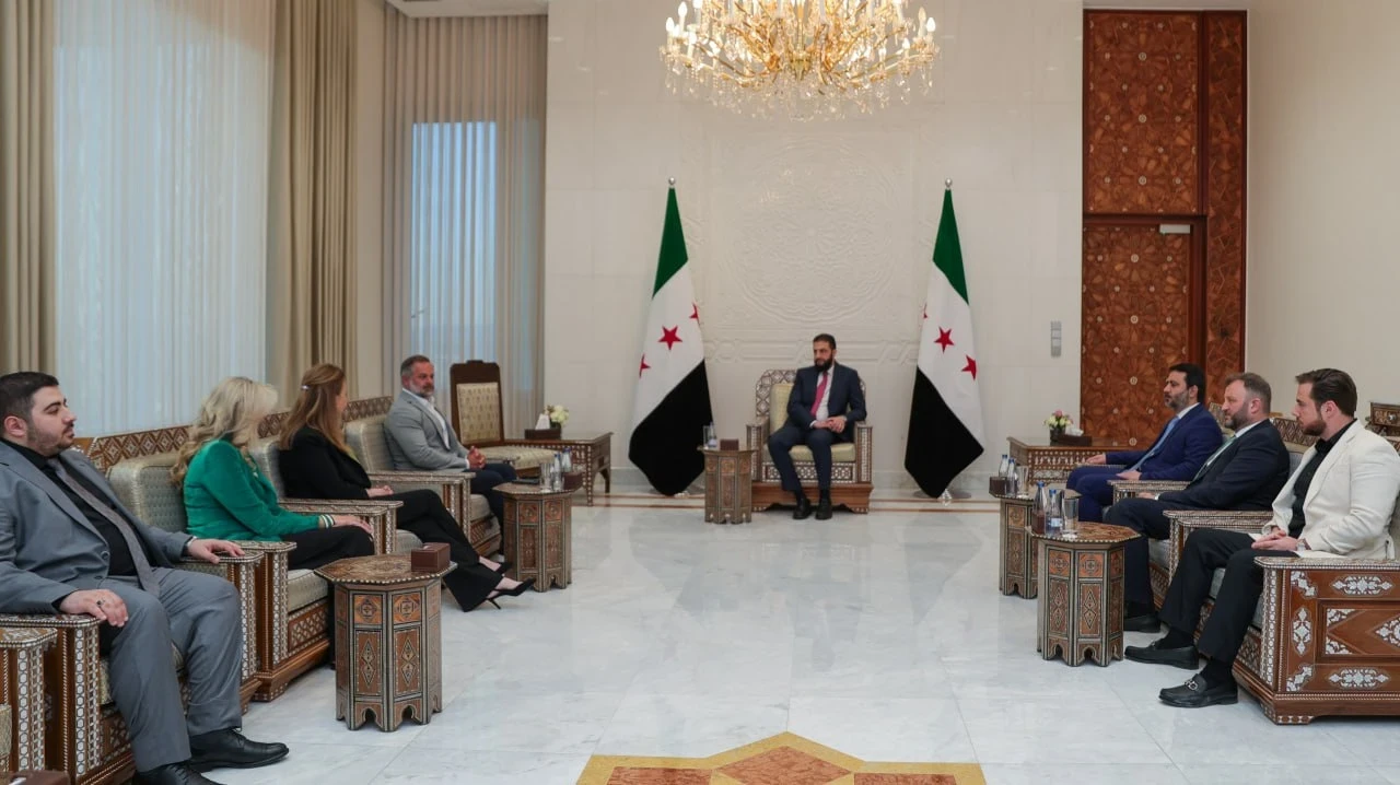 دمشق: الشرع يلتقي عضو الكونغرس الأمريكي في قصر الشعب