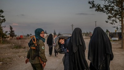 لأنها رفضت التحرش بها... "ب ي د" تقتل نازحة بمخيم الهول