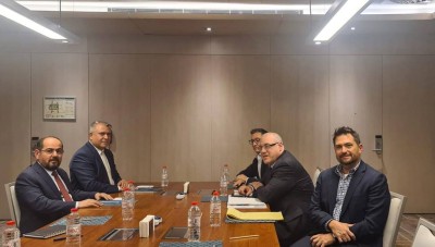 الحكومة المؤقتة تناقش مع مسؤول أمريكي آخر التطورات بالشمال المحرر