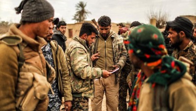 ديرالزور.. "ب ي د" تداهم "الدحلة" وتعتقل شاب و والده