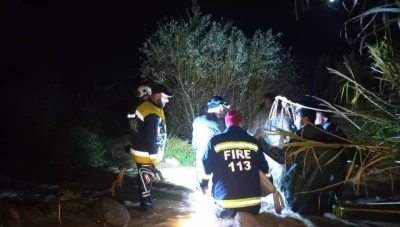 فرق الدفاع المدني تواصل البحث عن مفقودين في نهر الكبير بين سوريا ولبنان