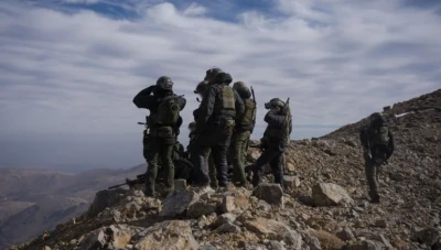 الجيش الإسرائيلي يعلن تدمير مقر قيادة سوري سابق في قمة جبل الشيخ
