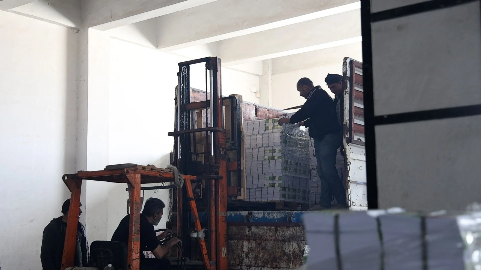 وزارة التربية تبدأ شحن 100 ألف كتاب مدرسي إلى الحسكة