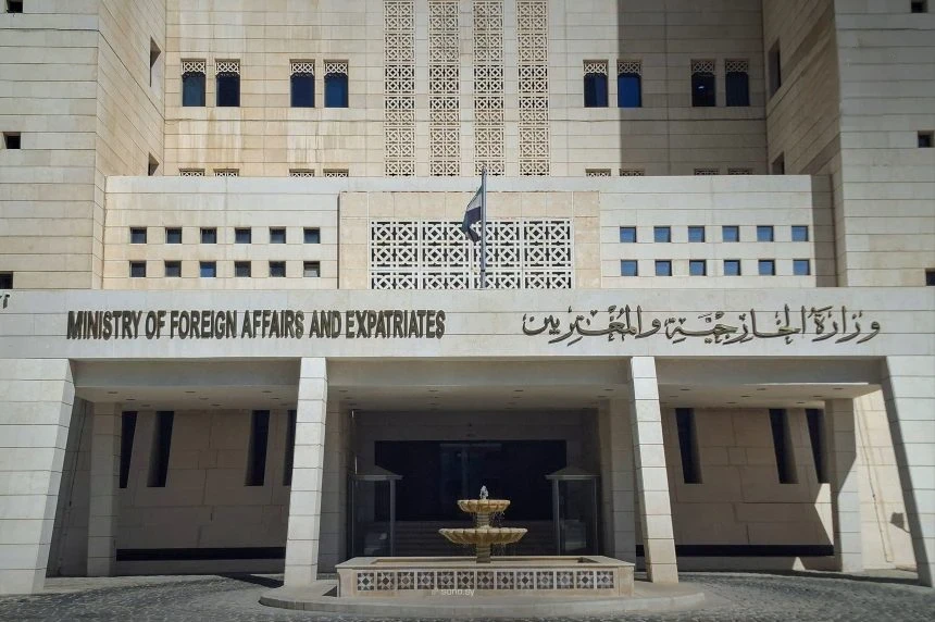 الخارجية تعلن استكمال تشكيل فرق عمل لعدد من البعثات الدبلوماسية السورية