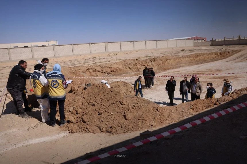 العثور على رفات 14 شخصاً خلال أعمال حفر في عدرا الصناعية بريف دمشق