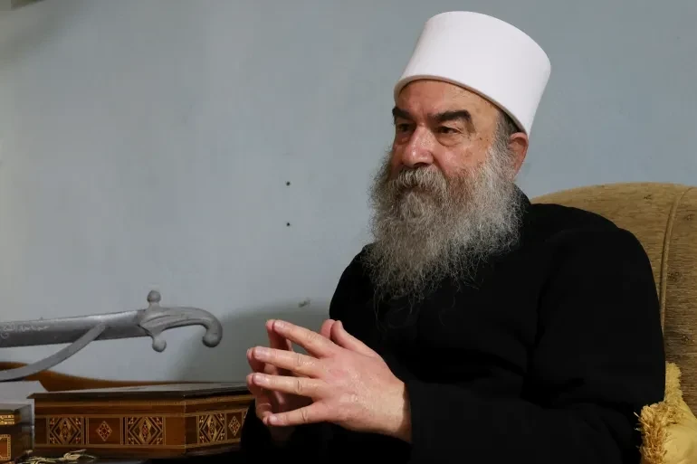 السويداء: الهجري يشكل مجلس "إدارة أزمة" بعد زيادة الانتقادات الشعبية