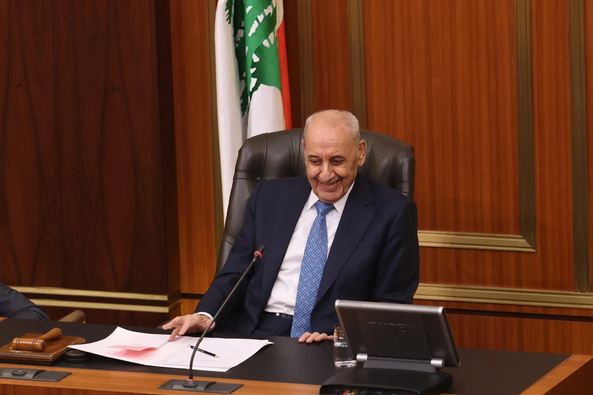 رئيس مجلس النواب اللبناني يبارك انتخاب العواك رئيسا لمجلس الشعب