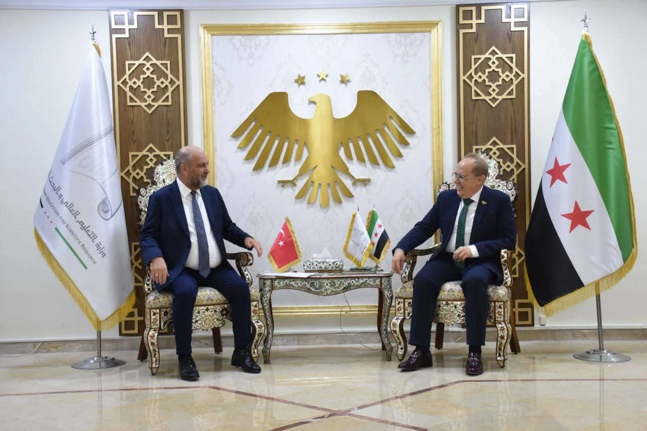 سوريا وتركيا تبحثان إنشاء جامعة متخصصة في الطيران وتعزيز التعاون الأكاديمي