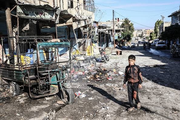 رايتس ووتش: روسيا ونظام الأسد قتلا 12 مدنياً في "أريحا" بإدلب