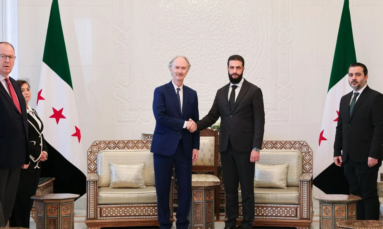 بيدرسون يناقش مع الشرع ضرورة معالجة المخاوف المتعلّقة بالمقاتلين الأجانب