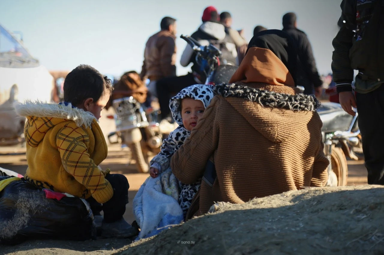 إدارة دير حافر: قسد تمنع المدنيين من عبور الممر الإنساني
