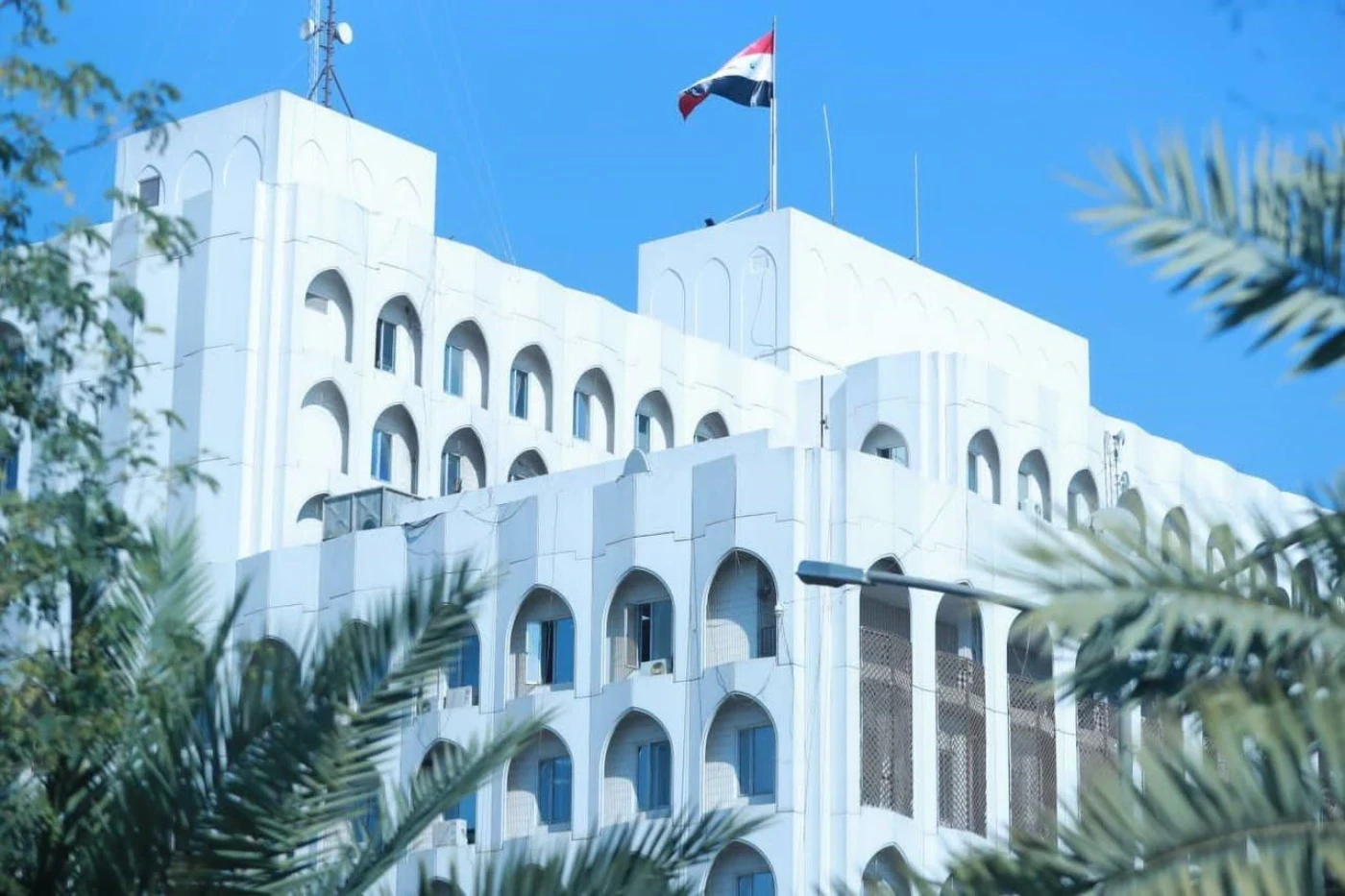 بغداد ترحب برفع العقوبات المفروضة على سوريا