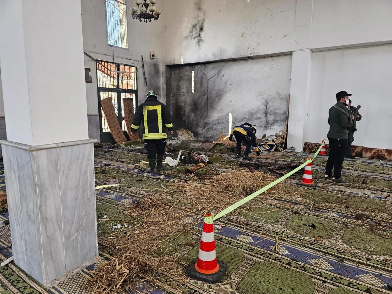 ارتفاع حصيلة ضحايا تفجير مسجد الإمام علي بحمص إلى 8 قتلى